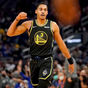 "How does it feel to make a shot after sitting someone down? No idea!": Warriors' Jordan Poole issues a hilarious response to reporter's question after embarrassing Jordan Clarkson