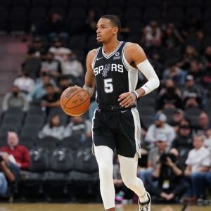 “Dejounte Murray deserves the MIP award and an All-Star berth this year!”: How the Spurs guard has quickly turned into one of the most underrated players in the whole league despite averaging 19-8-8 on the season