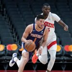 "Devin Booker got the Raptors mascot ejected?!": The Phoenix Suns star complains about the Raptor distracting him in crunch time to the referee
