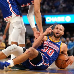 "Stephen Curry has missed more than 70% of his last 135 threes!": StatMuse uncovers shocking stat as Warriors star's cold stretch continues to haunt him