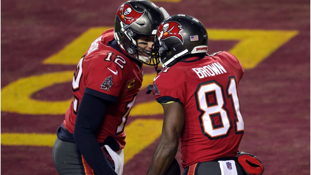 "Tom Brady, how you even work with people like this!": Antonio Brown calls out Alex Guerrero for charging him $100k without doing any work and foolishly posts his own bank details online