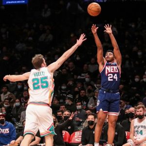 "I’m trying to get on the plane, Kevin Durant, so end the game”: Nets rookie Cam Thomas found himself taking the final shot after requesting KD to finish the game early against the Spurs
