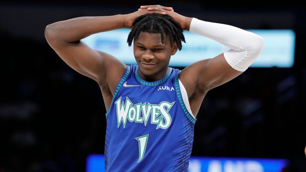 "Airball Airball!": Anthony Edwards attempts to start an airball chant in FTX Arena after Kyle Lowry misses a deep three