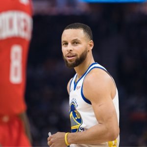 "Ayo Stephen Curry, that chair did nothing to you!": NBA Twitter reacts as the Warriors' MVP vents out his frustration and kicks a chair during a timeout against the Rockets