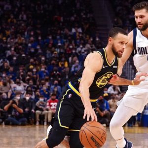 "Stephen Curry is no long a 3-point shooter!": Head Coach Steve Kerr jokes about the Warriors' MVP after his brilliant all-round performance against the Dallas Mavericks