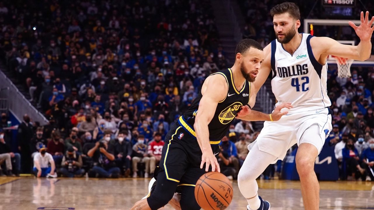 "Stephen Curry is no long a 3-point shooter!": Head Coach Steve Kerr jokes about the Warriors' MVP after his brilliant all-round performance against the Dallas Mavericks