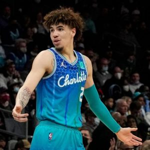 "NBA players should be voting LaMelo Ball for All-Star!": Kelly Oubre Jr. makes a bold statement about Hornets star after grabbing massive win vs Bucks