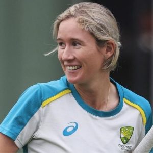 "She's been passed fit to play": Beth Mooney declared fit to play the Women's Ashes test at Canberra