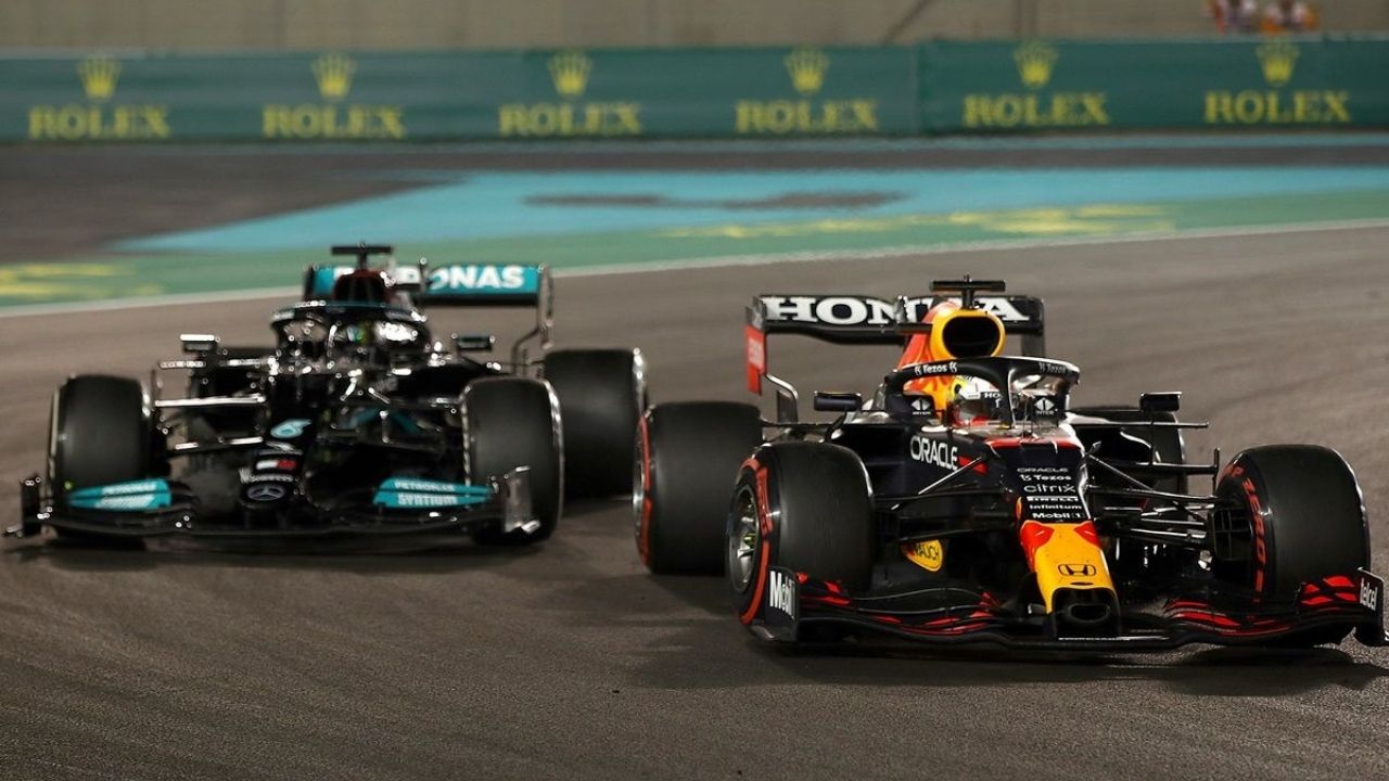 "But, how do you fight fire?"– Former Red bull driver spots why Lewis Hamilton struggled against Max Verstappen in 2021