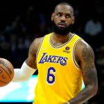 "Kobe Bryant would have never done that LeBron James!": Kwame Brown roasts the Lakers superstar for checking stats in the middle of a game