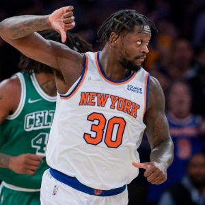 "Julius Randle!! You get a $118 million contract and the fans get a 'Shut the F#ck up' and '-34' games from you?!": A hurt Knicks loyalist opens up after getting thrown out of the game on the All-Star's request