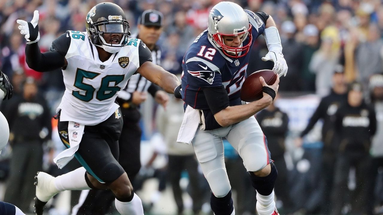 "It was a pool of blood and I was like, 'I’m f**ked'": Tom Brady thought his season was over after suffering a bloody thumb injury before the 2017 AFC Championship Game