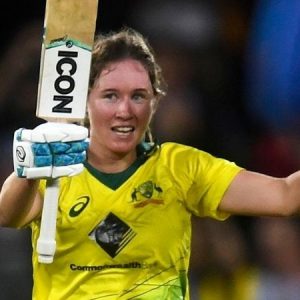 "The ball hit her quite hard yesterday and her reaction was very stoic": Beth Mooney to undergo a jaw surgery ahead of Women's Ashes
