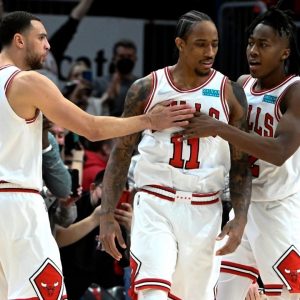 "Michael Jordan, LeBron James, Kobe Bryant and... DeMar DeRozan?": The Bulls star becomes only the 7th player in NBA history to record 8 straight 35-point games