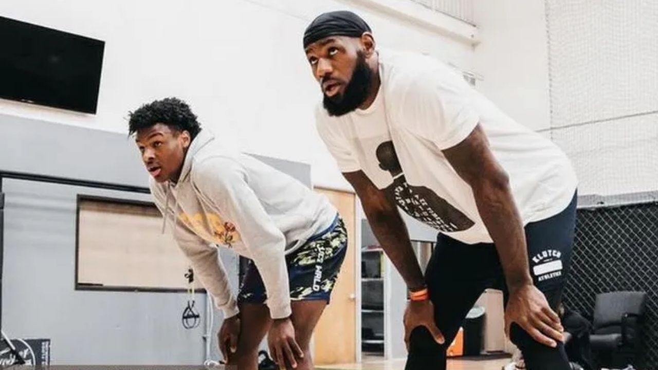 "LeBron James broke the backboard while playing 1v1 vs son Bronny James": Lakers superstar hilariously flexes during a Q&A session with fans