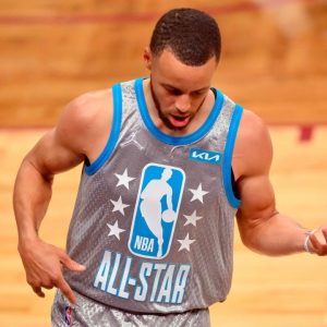"The Cleveland crowd really gon get Stephen Curry his first All-Star Game MVP!": The Warriors' superstar explodes for 24 first-half points, leads the MVP race