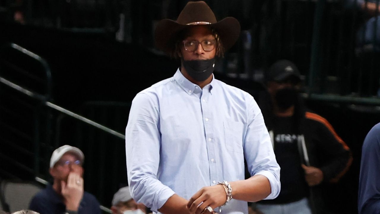 “Myles Turner, you’re tweeting Balls*ck Sports mid-game": Pacers big man beefs with notorious NBA satirical page while playing the Celtics