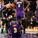 "Anthony Davis took a whole of 9 games to return to street clothes!": The Lakers' star had to be carried off the court and the X-ray results are not in their favor