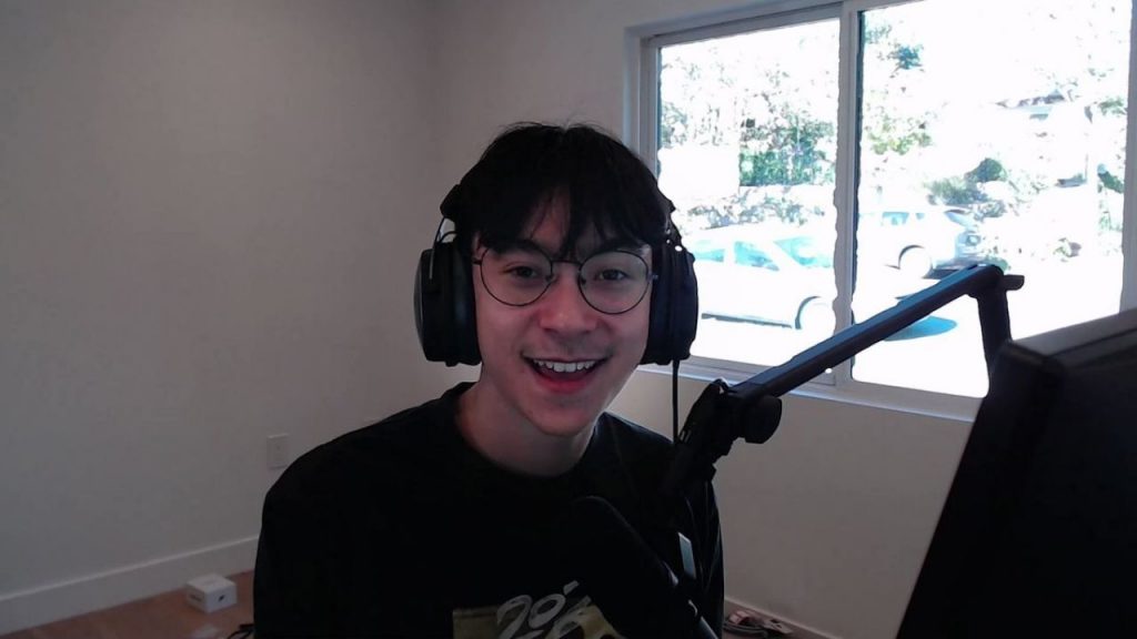 Tenz's reaction to caster's "raisins" analogy on Paper Rex