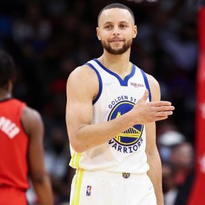 NBA starting lineups tonight: Is Stephen Curry suiting up against the San Antonio Spurs? Warriors' issue availability report ahead of the back end of the back-to-back