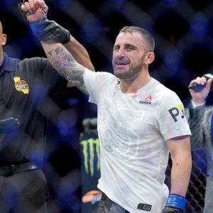 "I just saw what the UFC heavyweight champion of the world just got paid” - Chad Mendes says he will make more money that Francis Ngannou did at UFC 270