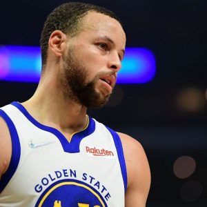 "Steph Curry put in 51 million dollars into a home he barely lives in!": The Golden State Warriors Star's real estate investment is a crazy deal