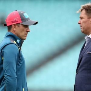 "Absolute disgrace": Shane Warne upset with Cricket Australia's treatment of former head coach Justin Langer