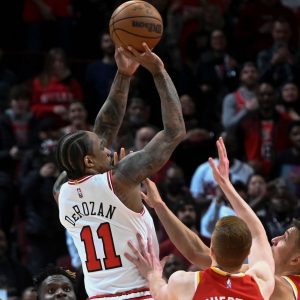 "The mid-range game of DeMar DeRozan is made for Playoffs!": JJ Redick breaks down the skillset of Bulls MVP, calls it the best weapon to win it all