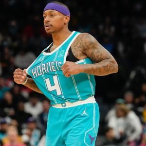 "Isaiah Thomas finally signs a permanent deal with Charlotte Hornets": Michael Jordan and Co give former Celtics star his first long term deal in a while