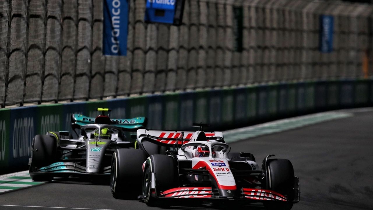"They came flying, slingshotted past me" - Lewis Hamilton flags concern after his Mercedes couldn't overtake Kevin Magnussen's Haas in Jeddah