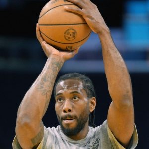 "Nothing, I didn't see it": Clippers head coach Ty Lue pretends that he didn't see Kawhi Leonard make 3s during pre-game warmup against the Warriors