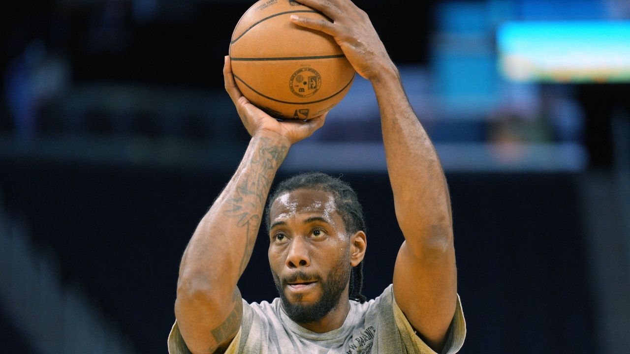 "Nothing, I didn't see it": Clippers head coach Ty Lue pretends that he didn't see Kawhi Leonard make 3s during pre-game warmup against the Warriors