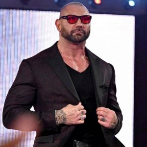 Former WCW star thrashes Dave Batista for criticizing his training methods