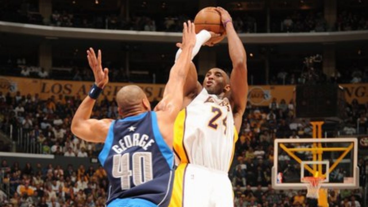 “Kobe Bryant is probably the reason why we didn’t lose”: When Phil Jackson lauded the Black Mamba after his 52-point performance in the 108-104 OT win over the Mavs