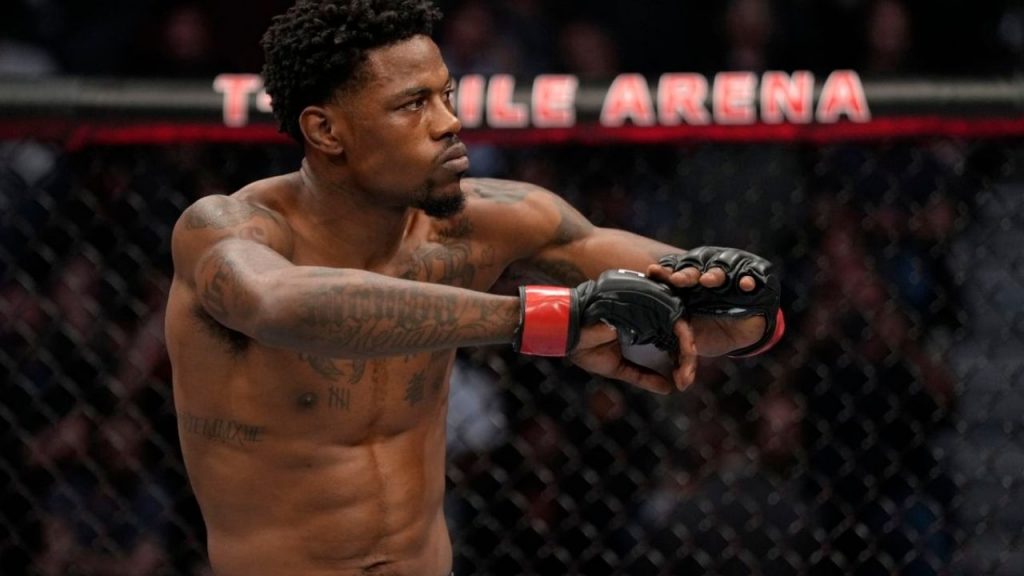 Kevin Holland and two other man took down a Gunman who open fired at Houston restaurant