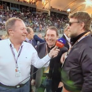 "Tell us you've been invited to F1 despite not knowing anything about F1"– Guy Ritchie predicts McLaren win before Bahrain race start
