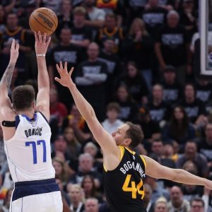 "Luka Doncic did it in 16, Michael Jordan did it in 14!": NBA Twitter reacts as the Dallas Mavericks superstar beats 1st round exit allegations 