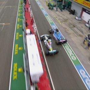 "Esteban Ocon was a bozo in pitlane" - F1 fans fumes at Esteban Ocon for unsafe release over Lewis Hamilton in the pitlane