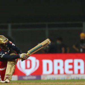 Dinesh Karthik helmet: Why Dinesh Karthik wears different helmet than other batters?