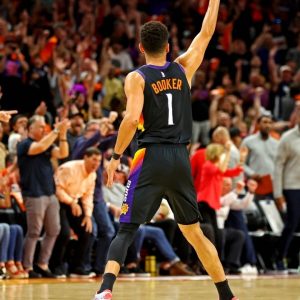 "Devin Booker is the most egalitarian NBA star": NBA Twitter praises Phoenix Suns star for his highly efficient playoff stat line