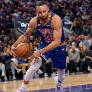 "Ayesha Curry might be listening, I'm not gon tell y'all!": Warriors' Stephen Curry gives a cheeky answer when asked how long does he want to play in the NBA