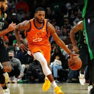 "They should award Mikal Bridges; not paychecks": Jayson Tatum roasts NBA news reporter for disparaging this Phoenix Suns star's impeccable record of not missing any game in the NBA