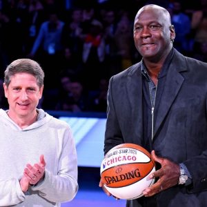 "Michael Jordan was made to feel like Jerry Reinsdorf's property!": How MJ was almost prevented from playing against Larry Bird and co in the 1986 NBA playoffs