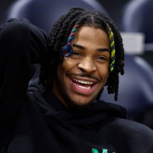 “Ja Morant gonna injure his knees one day doing the Griddy”: NBA Twitter reacts as the 22 y/o Grizzlies star plays pick-up basketball at a high school in Alabama