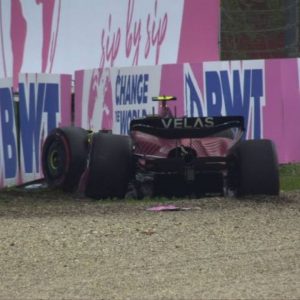 "I have no choice but to apologize for what happened"- Ferrari's Carlos Sainz rues on a missed opportunity after crashing at the Emilia Romagna Grand Prix Qualifying
