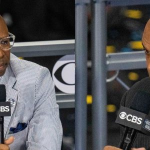 “Charles Barkley, You’re Making That Up”: Kenny Smith Calls Cap on Chuck’s Claim That Players Used to Wash Uniforms in Shower in his Era