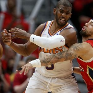 "Chris Paul is almost as old as LeBron James, who's no longer capable of closing like this": The internet reacts to the 37-year-old superstar's midrange wizardry as the Suns take a 2-1 lead