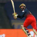 Dinesh Karthik Injury Update: What happened to Dinesh Karthik? Why is DK not keeping wickets vs Gujarat Titans?