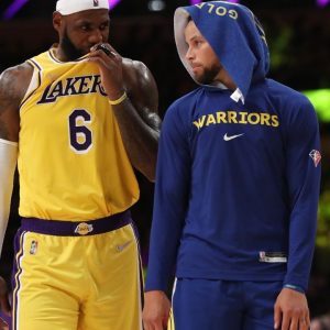 "LeBron James wants to play with Stephen Curry and Draymond Green on the Warriors!": Lakers' star shares his desire to play for his California rivals despite being shot down by Curry once already