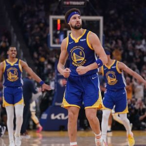 "Michael Jordan? Nah, I'll take Headband Game 6 Klay!": NBA Twitter erupts as Klay Thompson saves the Warriors with another splendid Game 6 performance